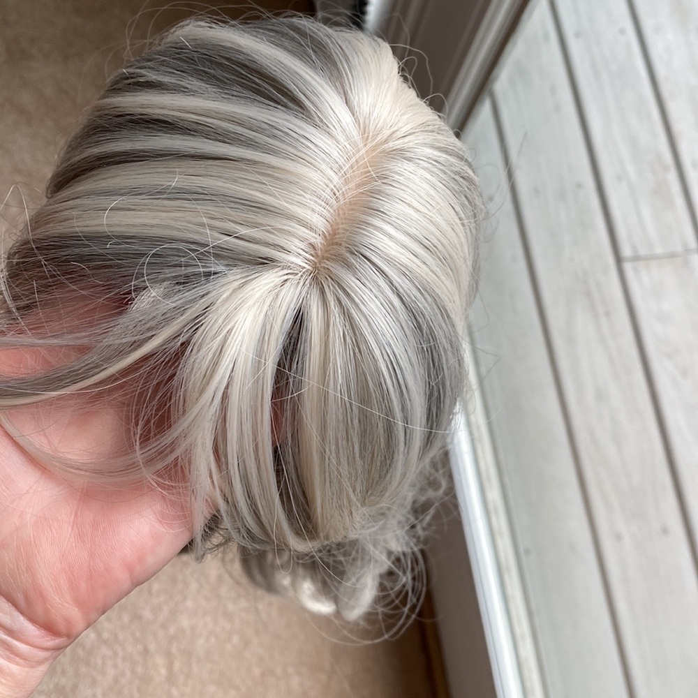 Beautiful Ash Blonde Wig - Picture 5 of 13